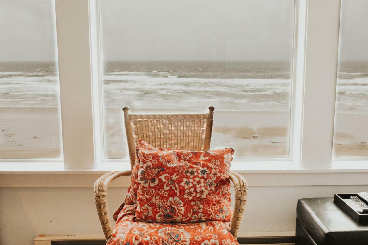 Nye Beach Cottages Torre di Torre di Newport Esterno foto